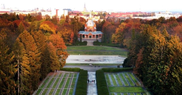 Cmentarz Centralny w Szczecinie z lotu ptaka tej pięknej ciepłej jesieni zachwyca nas wyjątkowo