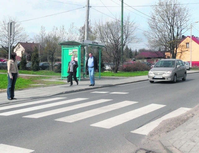 Sporych rozmiarów chodnik pozwolił na namalowanie pasów