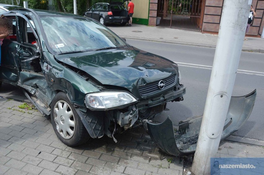 Znów wypadek na skrzyżowaniu ulic Okrzei - Wronia we Włocławku [zdjęcia]