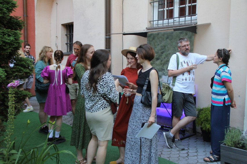 "Sounds of the Pentagonal Garden". Wystawa Mikołaja...