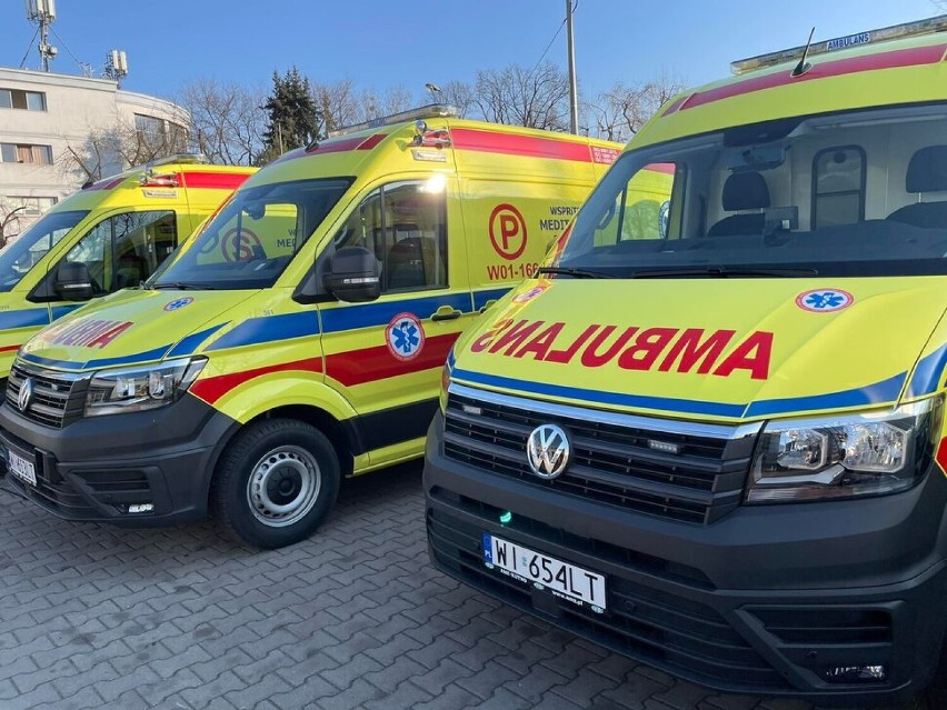 Nowe karetki dla Warszawy. Wśród nich pierwszy ambulans do przewozu osób z otyłością