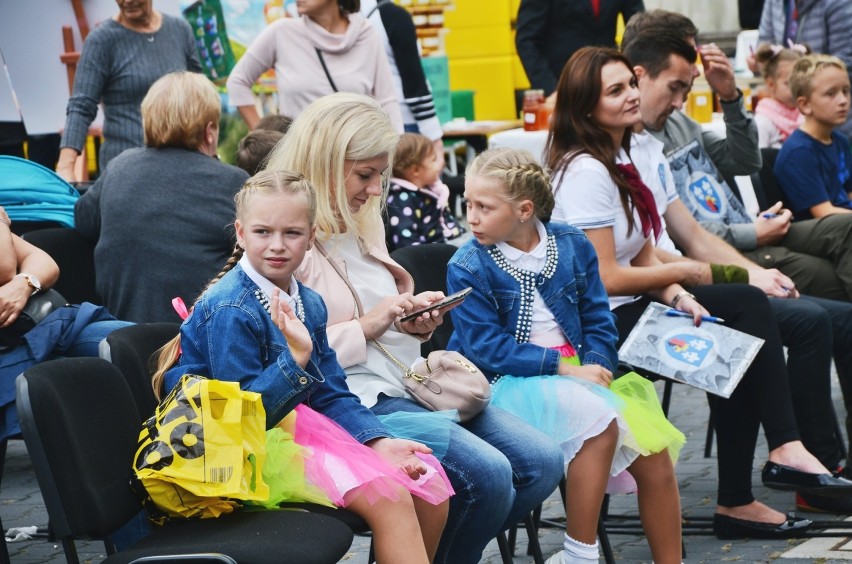 Powiatowy Dzień Miodu w Bełchatowie. Jakie atrakcje czekały na Eko-Pikniku? [ZDJĘCIA]