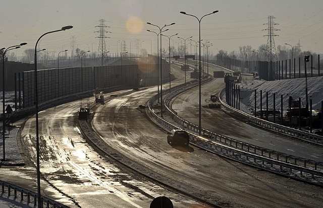 W sobotę kierowcy po raz pierwszy pojadą ośmiokilometrową Trasą Sucharskiego - jedną z największych inwestycji drogowych zakończonych w tym roku.