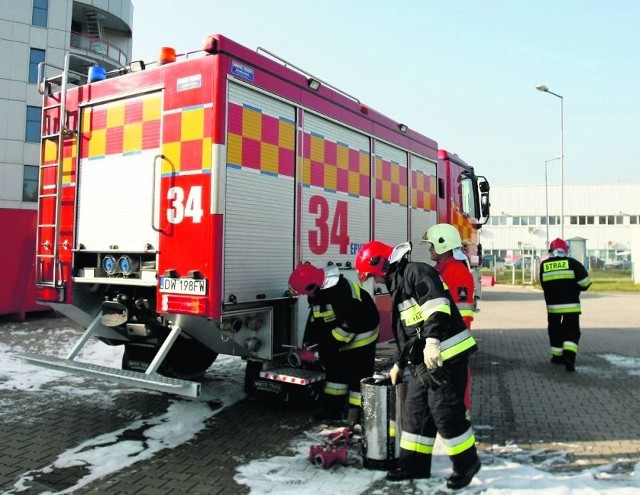 We  wrocławskim porcie lotniczym pracuje 36 strażaków