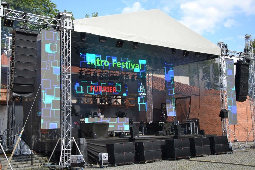 Intro Festival 2018 w Raciborzu, Dzień pierwszy - mapping, muzyka i tłumy gości [ZDJĘCIA]
