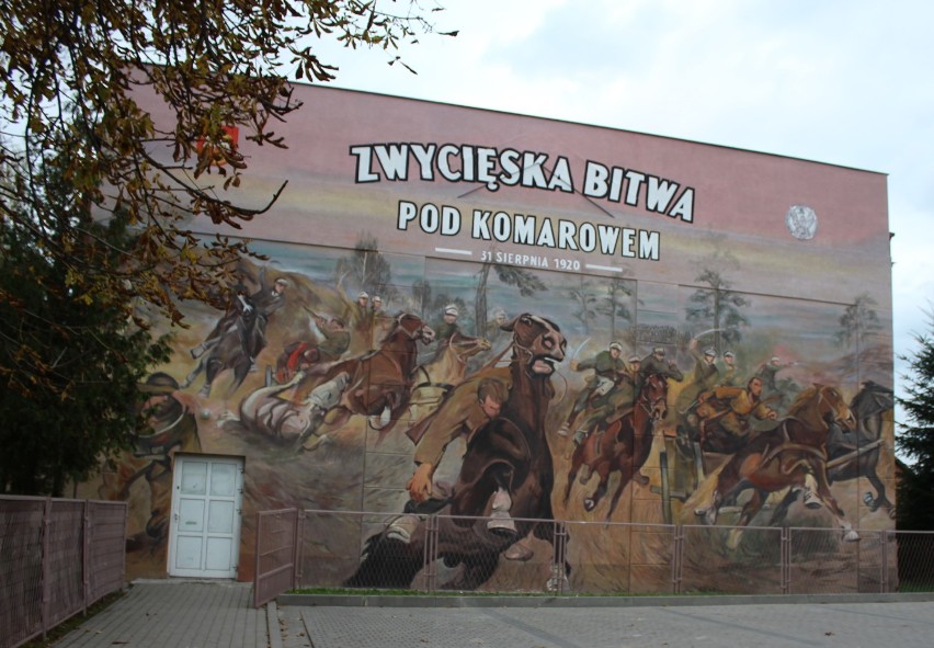 W Komarowie-Osadzie powstał mural upamiętniający zwycięską bitwę sprzed 100 lat