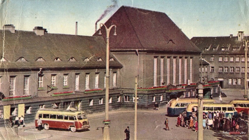 Lata 1958-1960, Gliwice. Dworzec kolejowy....