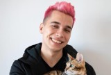 Znany youtuber z Krakowa Karol Friz Wiśniewski stracił prawo jazdy