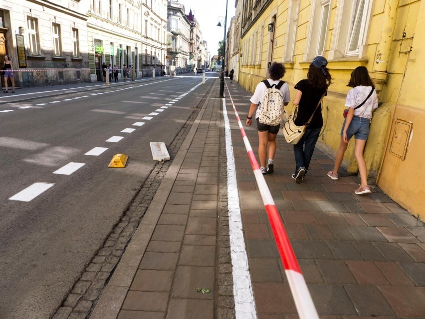 Kraków. Nowe malowanie na Radziwiłłowskiej. Czy zostało miejsce dla pieszych?