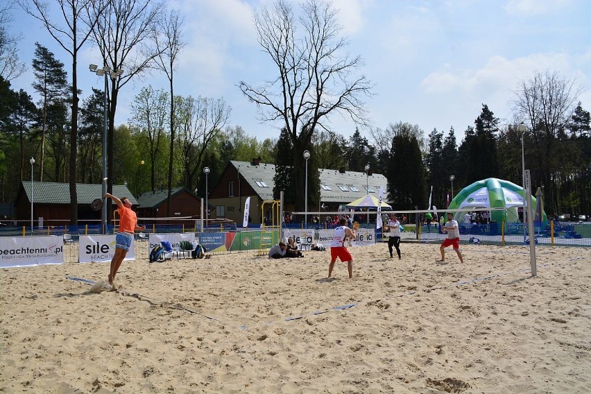 Dębowy Maj Festiwal 2016: turniej tenisa plażowego na...