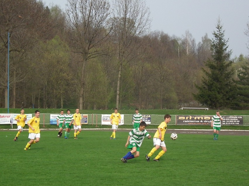 Fotoleracja z meczu trampkarzy starszych GKS Glinik - Grybowia Grybów