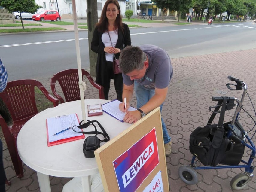Zduńska Wola. Partie zbierają podpisy pod listami kandydatów do Sejmu i Senatu. Wybory 2019 [zdjęcia]