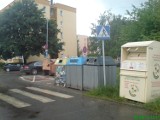 Drogi w Michałkowicach: Przejście dla pieszych zablokowane kontenerami