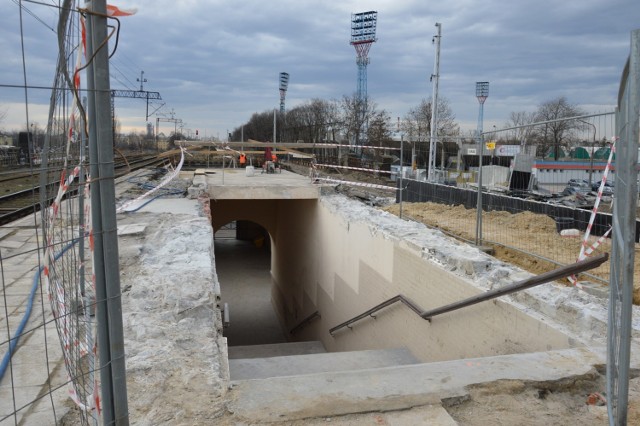 Prace mają kosztować nieco ponad 33,9 mln zł To pieniądze w całości pochodzące z budżetu państwa. Inwestycja PKP PLK to ważne rozwiązanie dla systemu komunikacyjnego zarówno kolei jak i Opola.