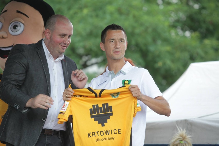 Prezentacja GKS Katowice w Mysłowicach: Klub pokazał na Rynku piłkarzy i... nową maskotkę [FOTO]