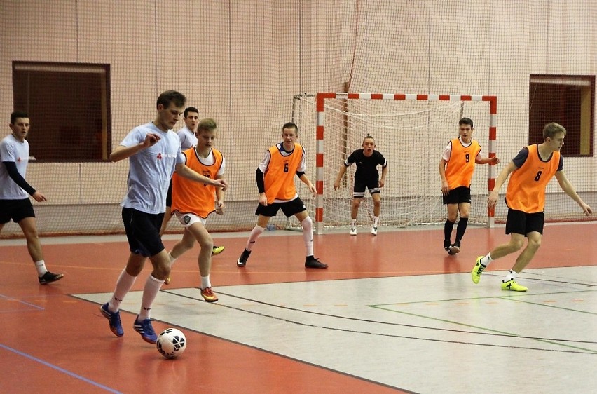 W hali widowiskowo sportowej Złotowianka rozegrano mecze Futsalu