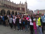 Kraków. Młodzież zrobiła duchową rewolucję na Rynku Głównym. Znów było jak podczas Światowych Dni Młodzieży [ZDJĘCIA]