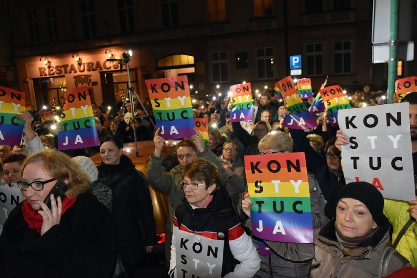 Protest przed sądem w Legnicy, „Dziś Sędziowie – jutro TY”.