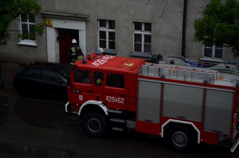 Na zdjęciach działania OSP Niechanowo na ulicy Staszica w...