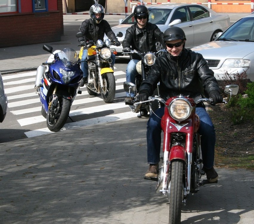 Fani motocykli a rynku we Wronkach