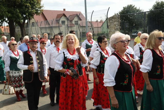 Kunicka Folk Biesiada, przyjechało 9 zespołów.