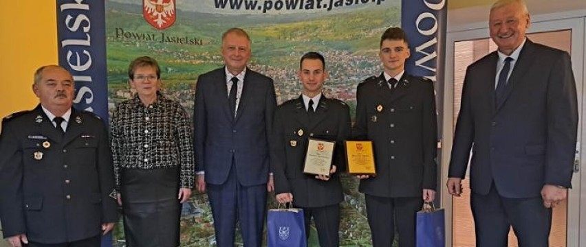 Druhowie OSP w Święcanach uhonorowani przez władze powiatu jasielskiego