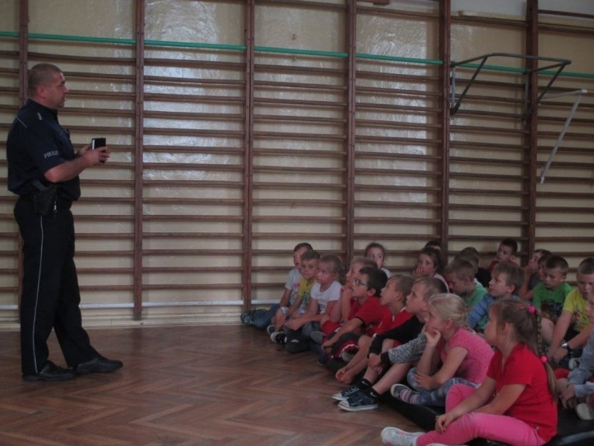 Akcja "Dzień bez przemocy wszystkich jednoczy" w Szkole Podstawowej w Kurozwękach