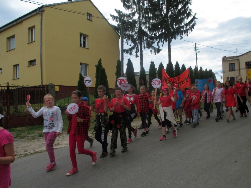 Akcja "Dzień bez przemocy wszystkich jednoczy" w Szkole Podstawowej w Kurozwękach