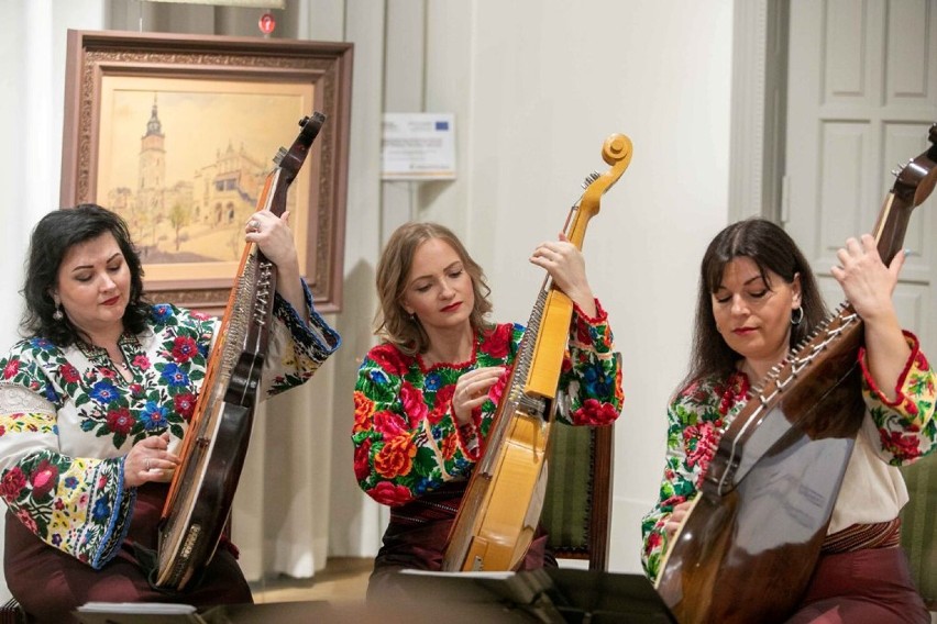 Trio ukraińskich bandurzystek „Oriana” wystąpiło w Muzeum Okręgowym w Nowym Sączu
