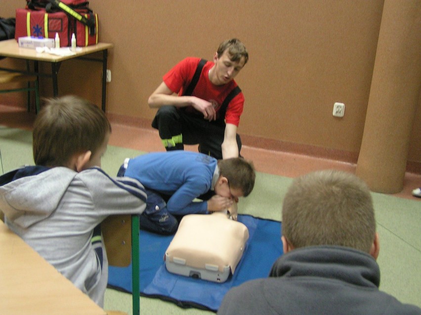 Kurs pierwszej pomocy dla uczniów z Blizanowa