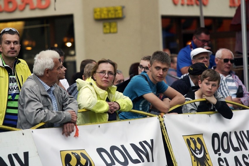 Znajdź się na zdjęciach z Wyścigu Kolarskiego CCC Tour – Grody Piastowskie w Legnicy [ZDJĘCIA]