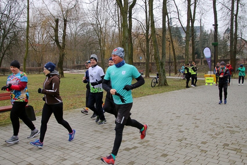 Parkrun Kraśnik w walentynkowej odsłonie. Zobacz wideo i galerię zdjęć z wydarzenia