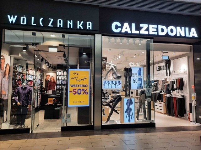 Wyprzedaże międzysezonowe w sklepach w M1 w Czeladzi. 

Wólczanka - -50 proc na wszystko. Calzedonia - druga para rajstop z rabatem 50 proc. 

Zobacz kolejne zdjęcia. Przesuwaj zdjęcia w prawo - naciśnij strzałkę lub przycisk NASTĘPNE