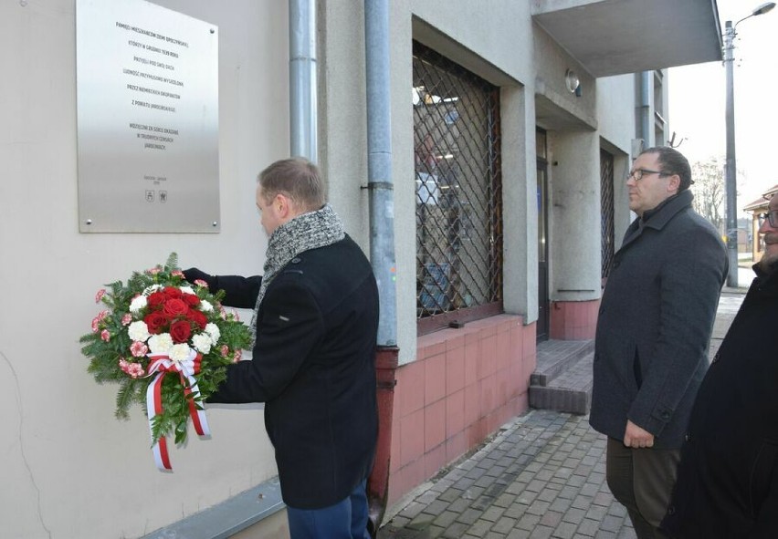 Upamiętnili 83. rocznicę przymusowych przesiedleń mieszkańców Jarocina do Opoczna - ZDJĘCIA