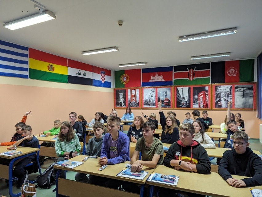 Kosmiczne opowieści Adriana Parzybuta w szkole w Budzyniu