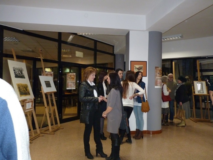 &quot;BelferArt 2013&quot; wystawa dzieł radomszczańskich nauczycieli w MBP [ZDJĘCIA]