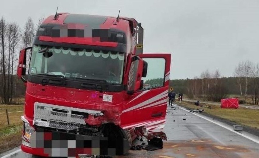 Samochód osobowy zderzył się z mercedesem pod Gubinem, na...