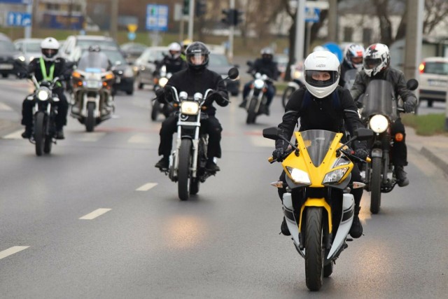 Podczas tych jednodniowych działań, policjanci skontrolowali blisko 90 kierujących motocyklami