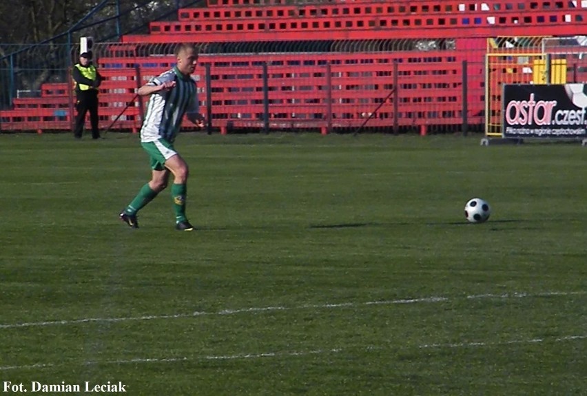 Samotny zawodnik Lechia Zielona Góra. Fot. Damian Leciak