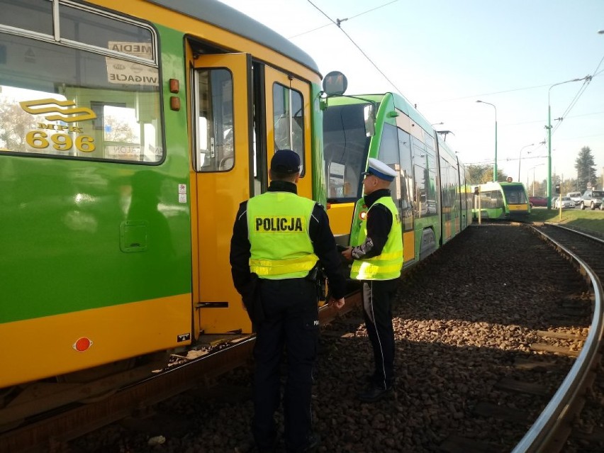 - Podczas całodziennych działań policjanci zwracali uwagę na...