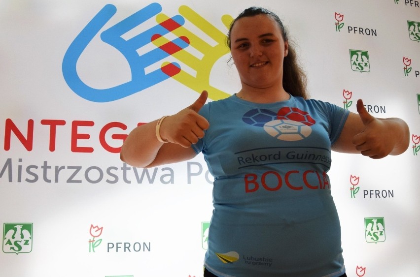 ZIELONA GÓRA. Trwa bicie rekordu Guinessa w boccia. Studentki mają przed sobą 24 godziny ciężkiej pracy. Trzymamy kciuki!