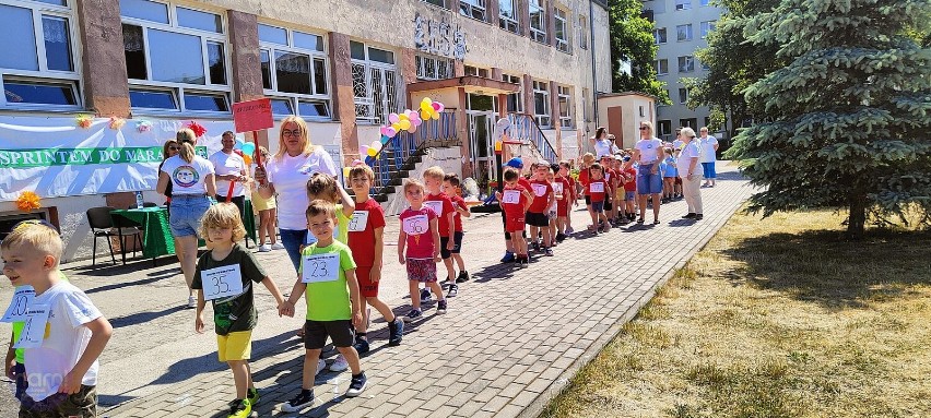 IX Ogólnopolski Maraton Przedszkolaków "Sprintem do maratonu" 2023 w Przedszkolu nr 9 we Włocławku [zdjęcia]