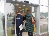 Policja i sanepid w Kaliszu sprawdzają czy nosimy maseczki. Przed świętami posypały się mandaty