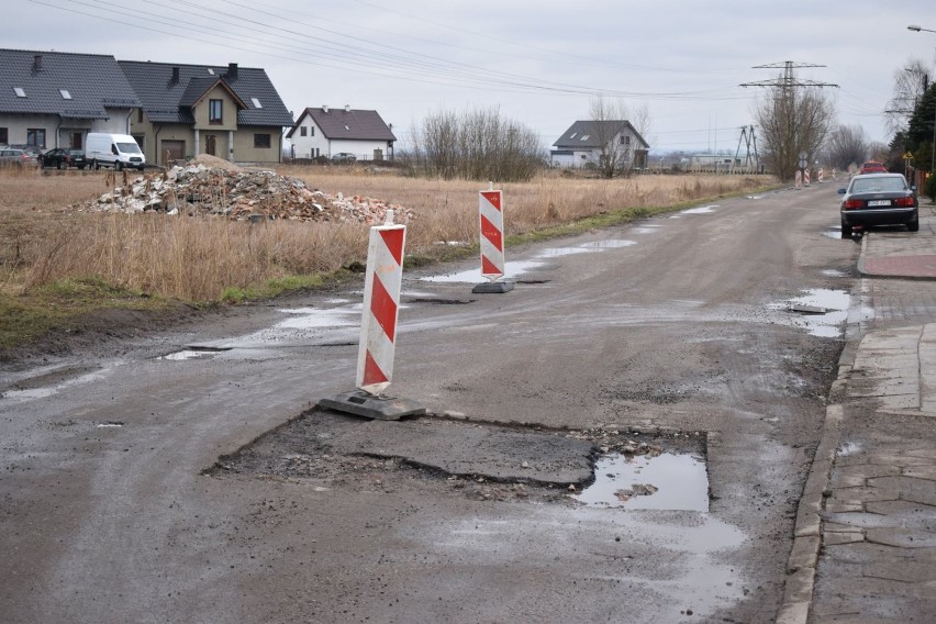 Nowy Dwór Gdański. Trwają naprawy dróg, mieszkańców czekają chwilowe utrudnienia
