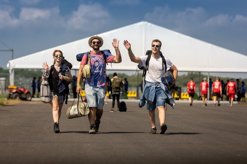 Pierwsi festiwalowicze na terenie 27. Pol'and'Rock Festival. Impreza rusza już jutro