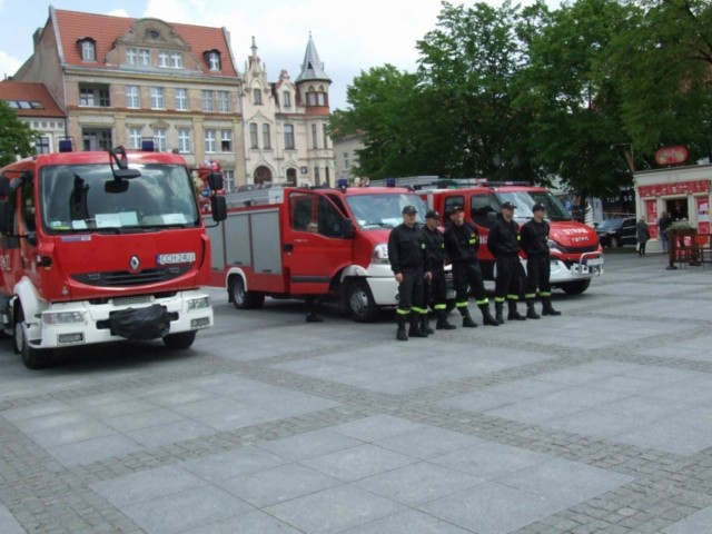 Dziś (piątek), w Chełmnie  odbyły się uroczystości z okazji Dnia Strażaka. Wręczono szereg  odznaczeń i awansów dla strażaków z powiatów chełmińskiego oraz świeckiego.