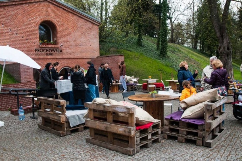 Prochownia Żoliborz zostanie zrujnowana przez biurokrację? Mieszkańcy organizują protest