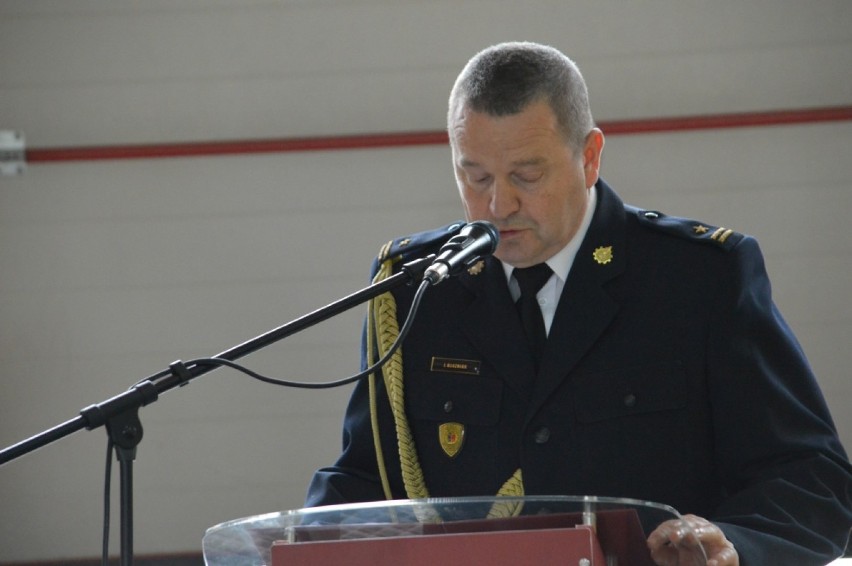 Komendant Wojciech Jeleń odchodzi na emeryturę. Dziś strażacy z Bełchatowa pożegnali swojego szefa