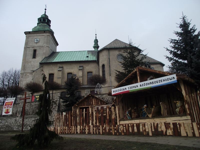 Będzińska szopka bożonarodzeniowa pod murami kościoła Świętej Trójcy [ZDJĘCIA]