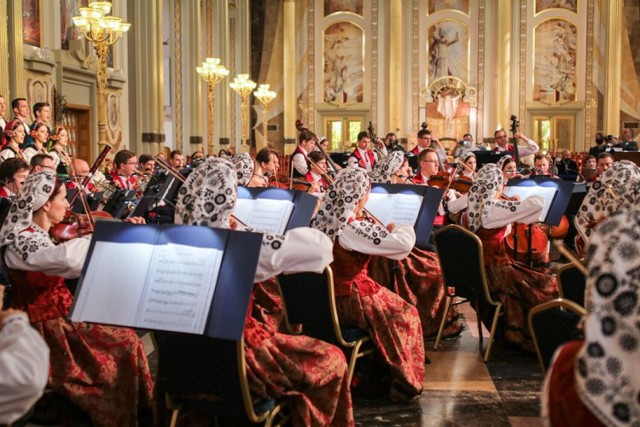 „Perły Muzyki Sakralnej” zespół „Mazowsze” zaprezentował utwory, które znajdą się na nowej płycie w licheńskiej bazylice.